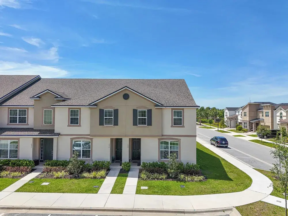 1888 Tropical Palms Circle