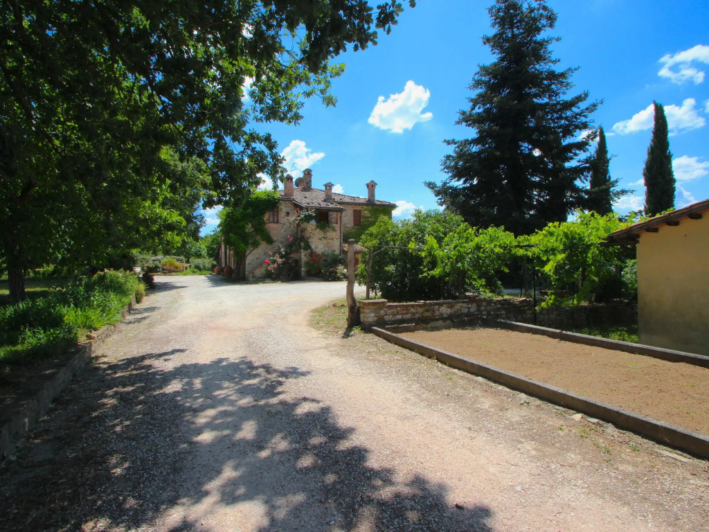 Exquisite Villa in San Venanzo with Private Pool