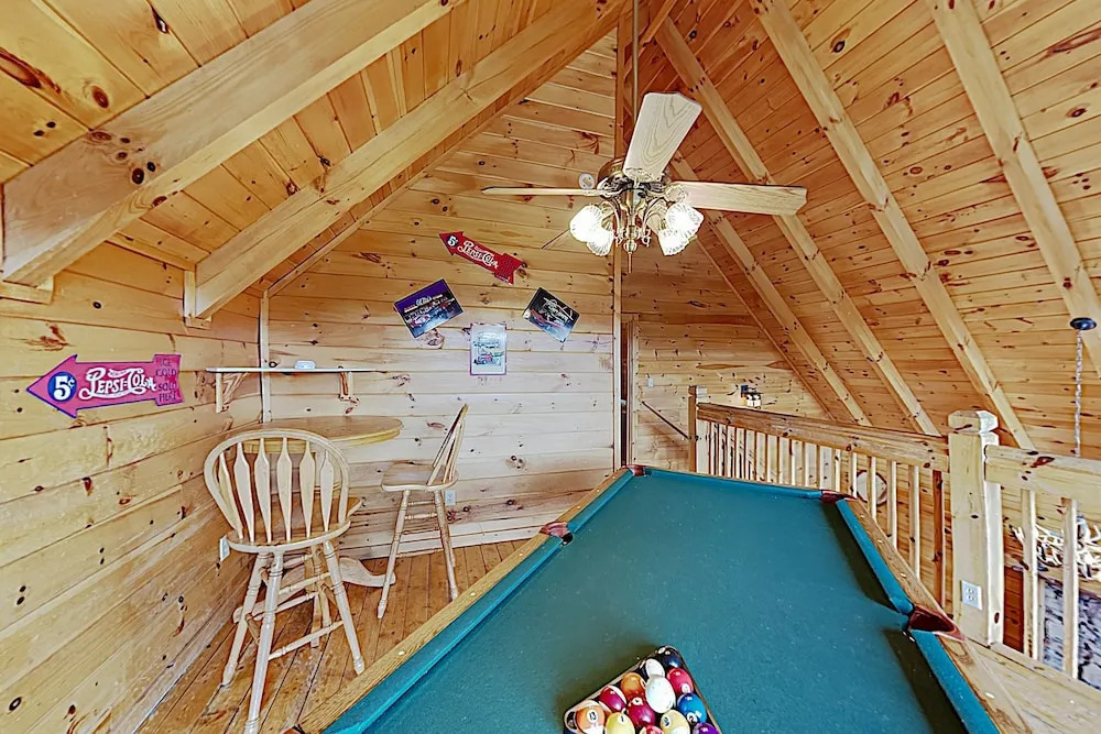 New Listing! Dollywood W/ Private Hot Tub 4 Bedroom Cabin