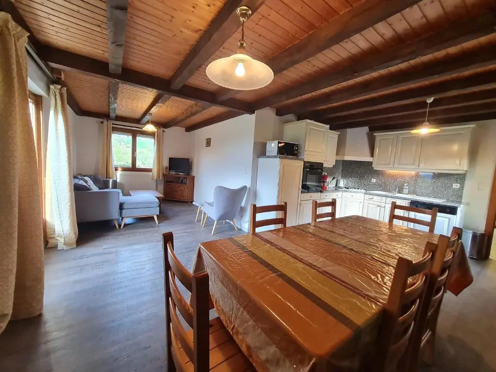 Gîte confortable à Basse-sur-le-Rupt - 3 chambres, terrasse, proche La Bresse - FR-1-589-42