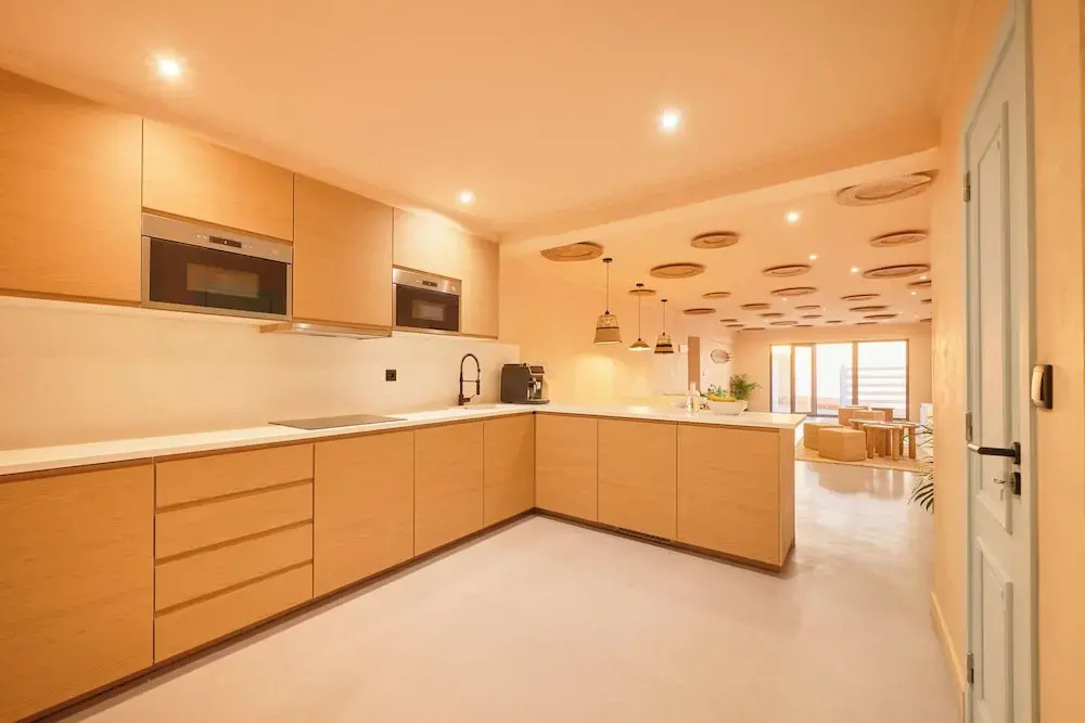 Wander Surf House