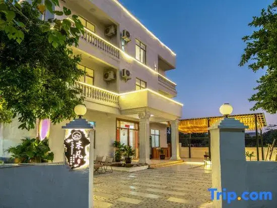 Moyan Light Luxury Sea View Audio-Visual Homestay