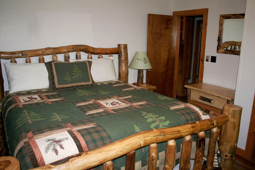 Mountain Pine Cabin by Rocky Mountain Resorts- #20-ncd0296