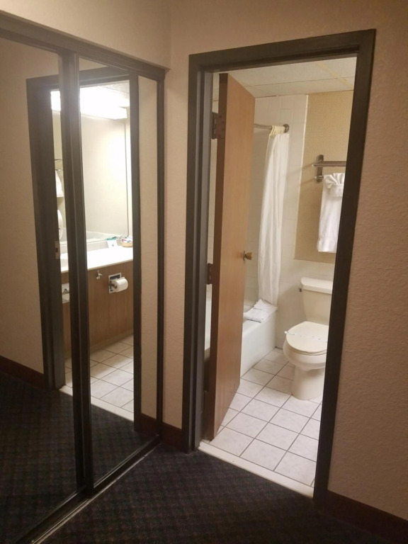Ontario Airport Inn