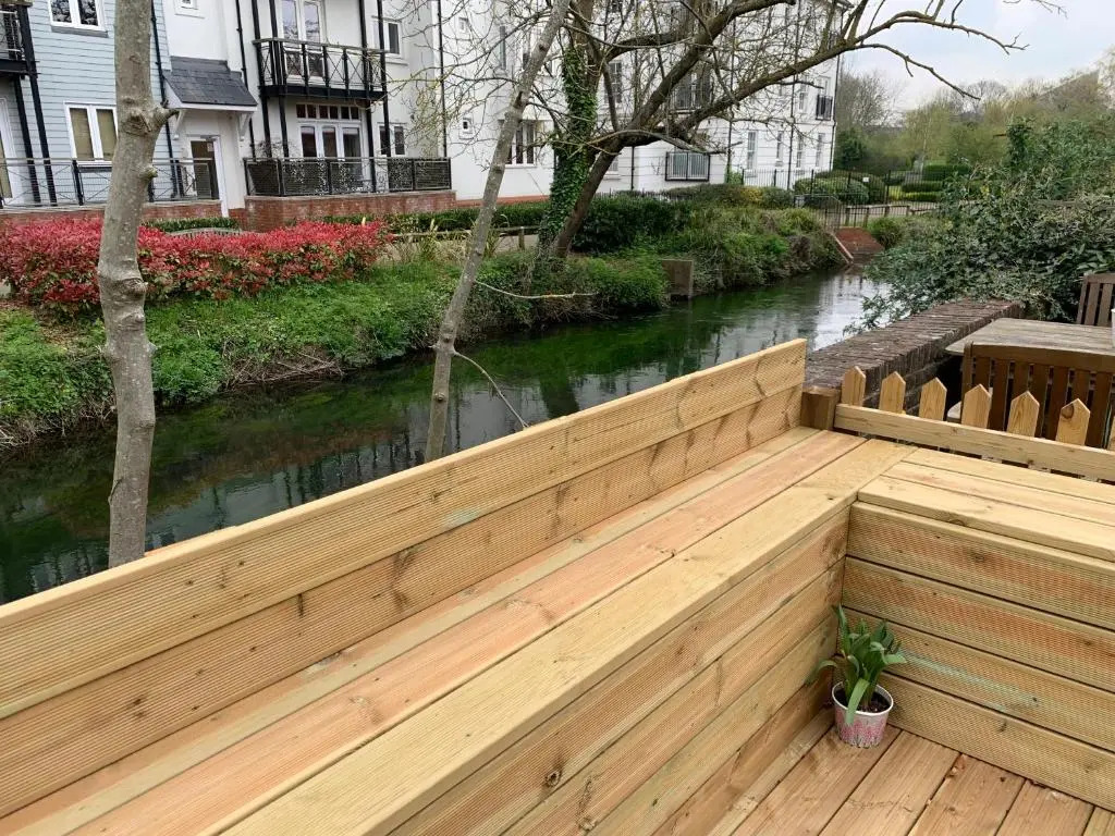 Riverside Channel5 "Holidays Homes in the Sun" Featured Central Canterbury Cottage with Free Parking