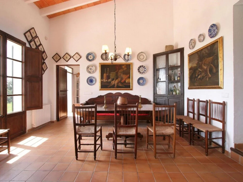 Large Traditional Country House With Spacious Veranda, Garden and Private Pool