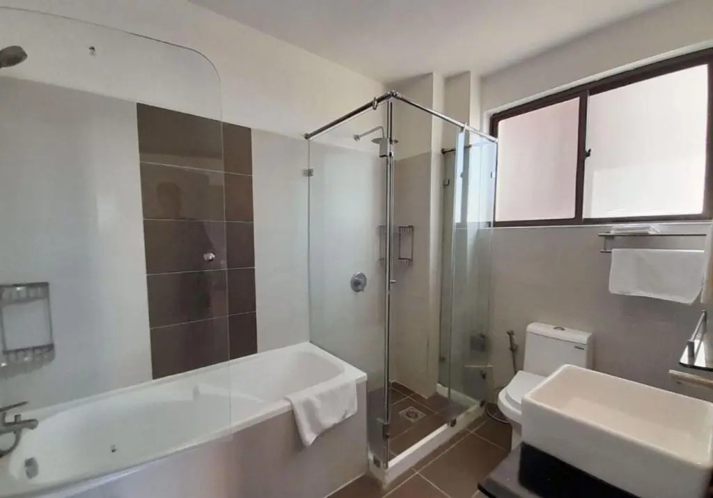 Spacious 2 Bedroom Serviced Apartment with Pool