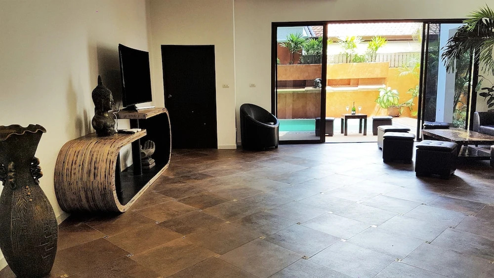 WOWLAND Luxury Villa Pattaya 8 BR