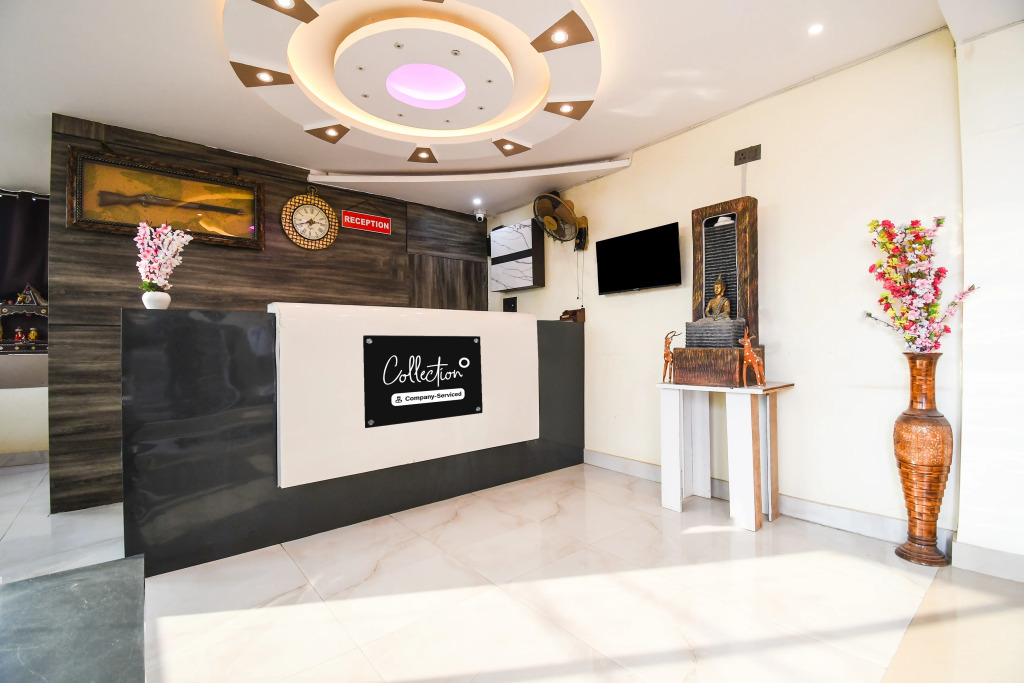 Collection O 83454 Hotel Hirak Inn