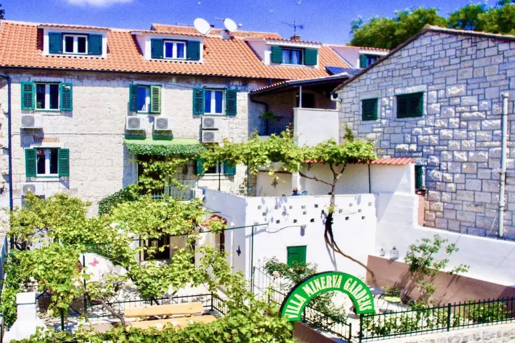 Luxury Villa Minerva Gardens