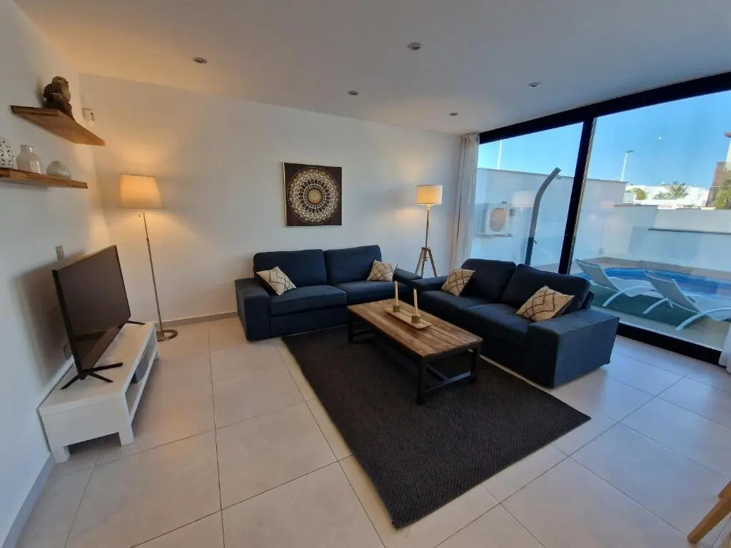 Lo Pagan Holiday House