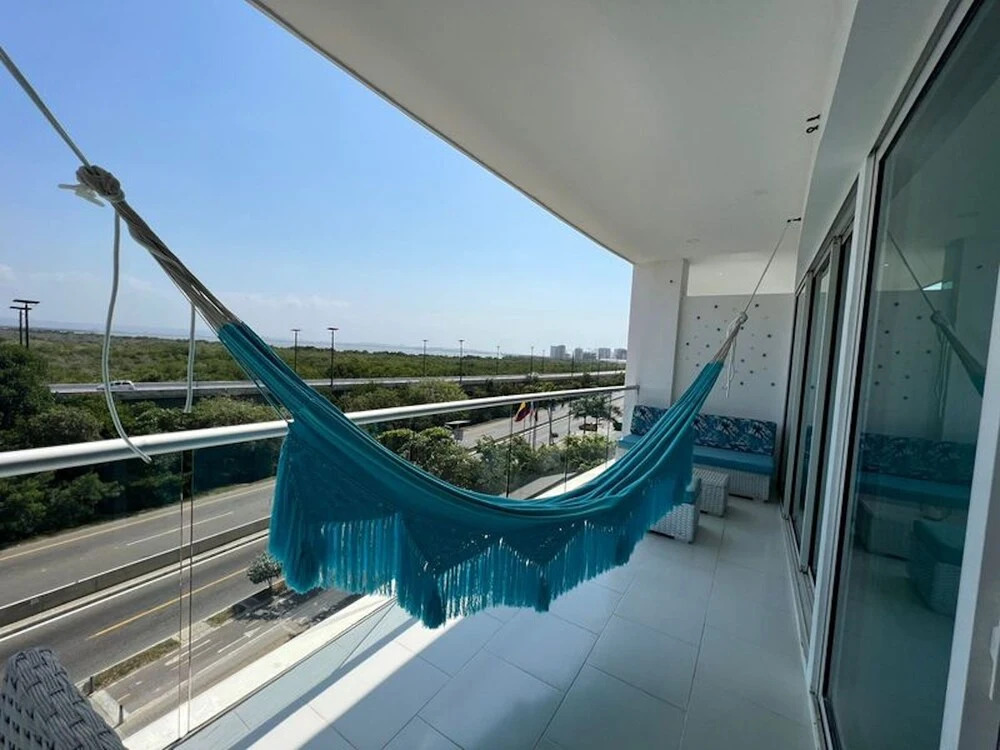 1m3-4 Beachfront Apartment With Air Conditioning And Wifi