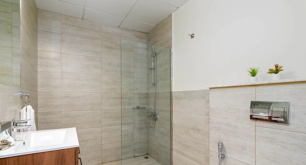 Modern Studio in Oasis -607