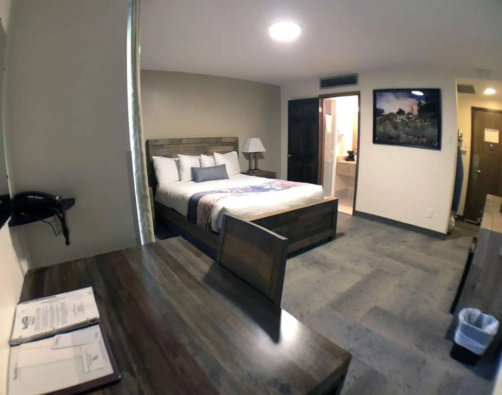Bumbleberry Inn