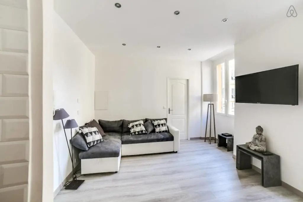 Very nice 1br ideally located close to Place Masséna in Nice Welkeys