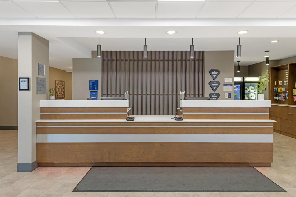 Best Western Plus Isanti