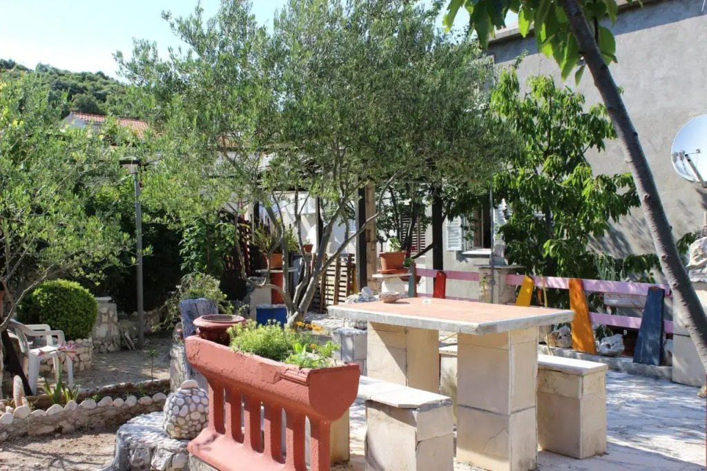Apartments Ustavdic