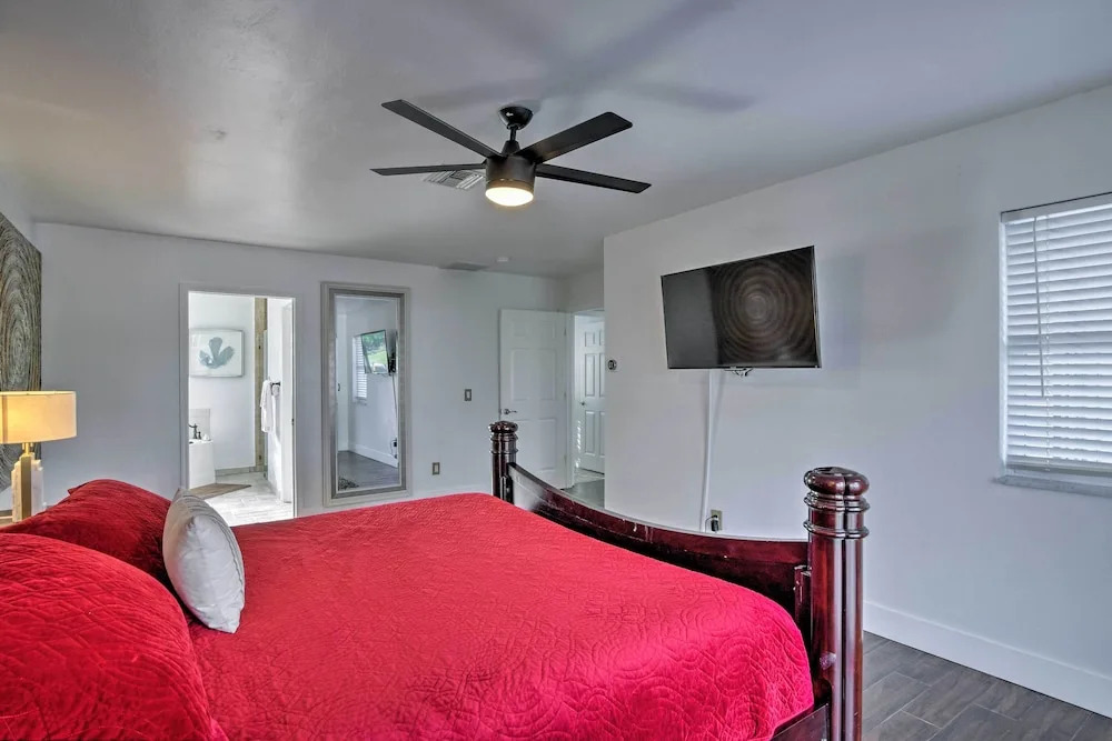 Marco Island Home w/ Pool Near Tigertail Beach!