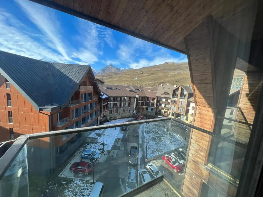 RedHubCo New Gudauri Loft 1, Redco 507