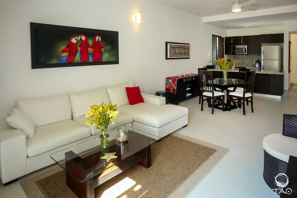 HIRA Penthouse1 Pristine 2 BR by Gate48