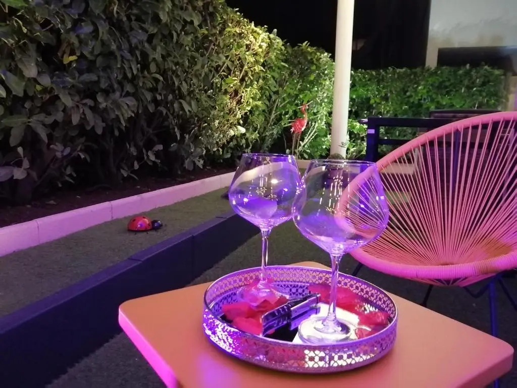 Romantisme et glamour 2 avec spa , clim et jardin