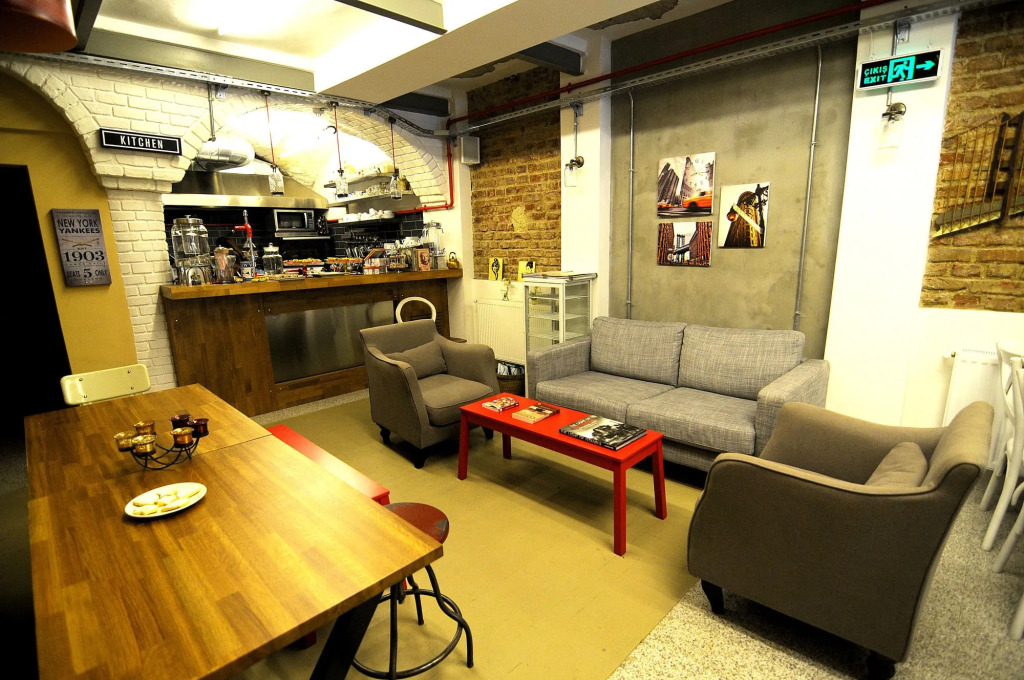 TAKSİM LİFE HOUSE
