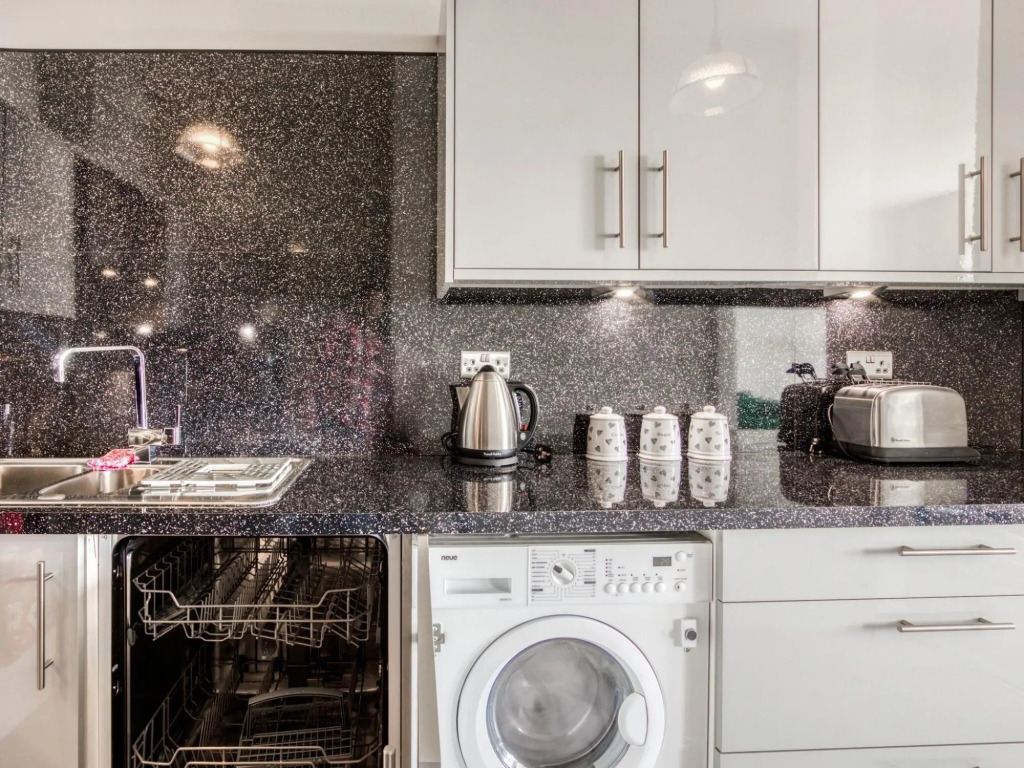 Lovely Folkestone Apartment Near Town Center And Sandgate Beach