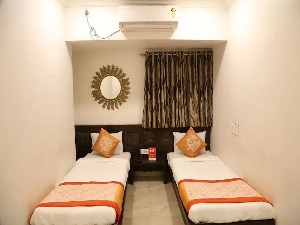 OYO 9953 Hotel Alankar