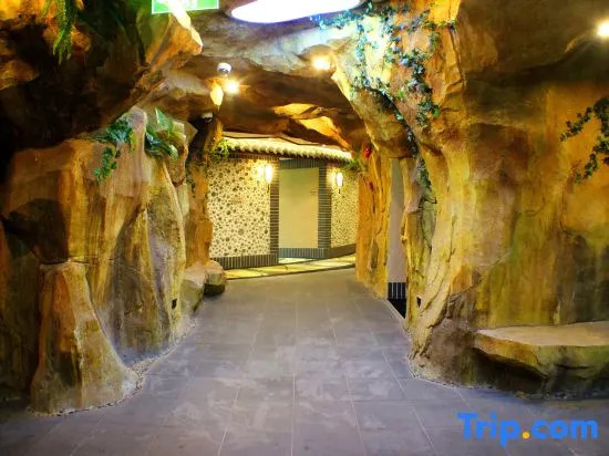 Quanwan Impression Theme Hotel