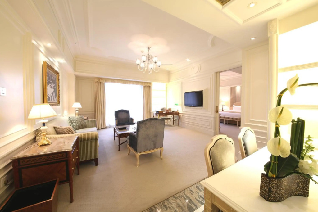Отель Legendale Hotel Beijing