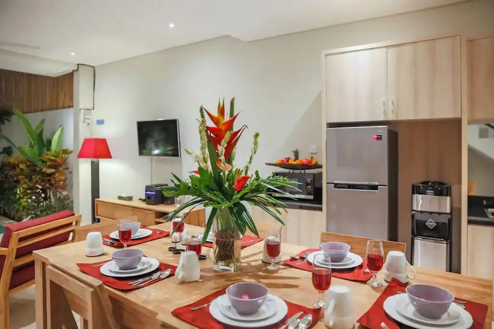 Villa 66, 5 min walk to Double 6 beach