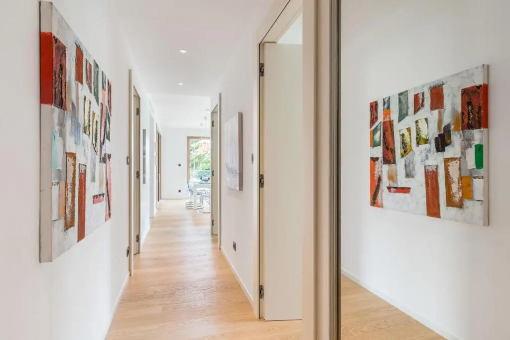 The Majestic Bel Etage Upscale Apartment with Pool