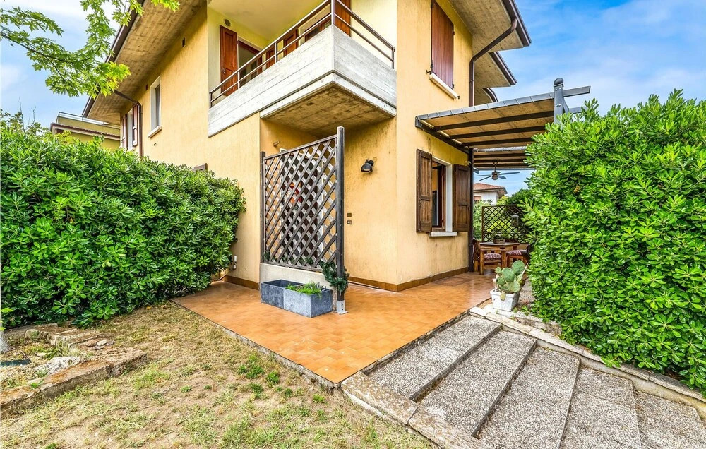 Awesome Home in Desenzano del Garda With Wifi and 3 Bedrooms