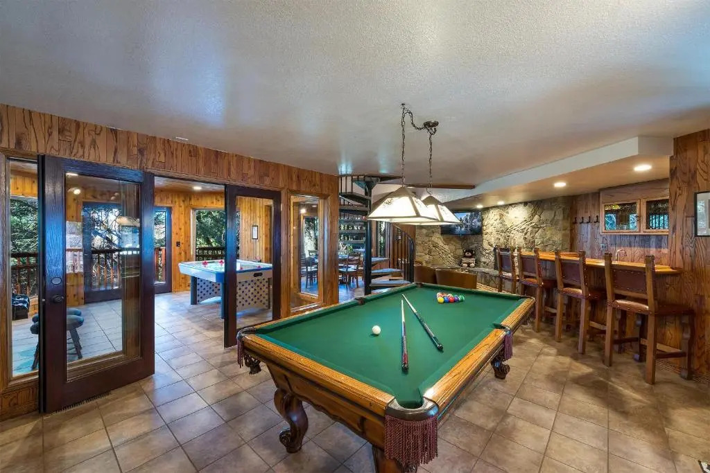 Four Seasons - 3br/4ba Holiday Home