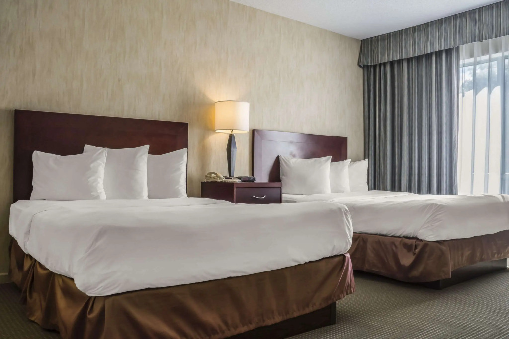 Comfort Suites