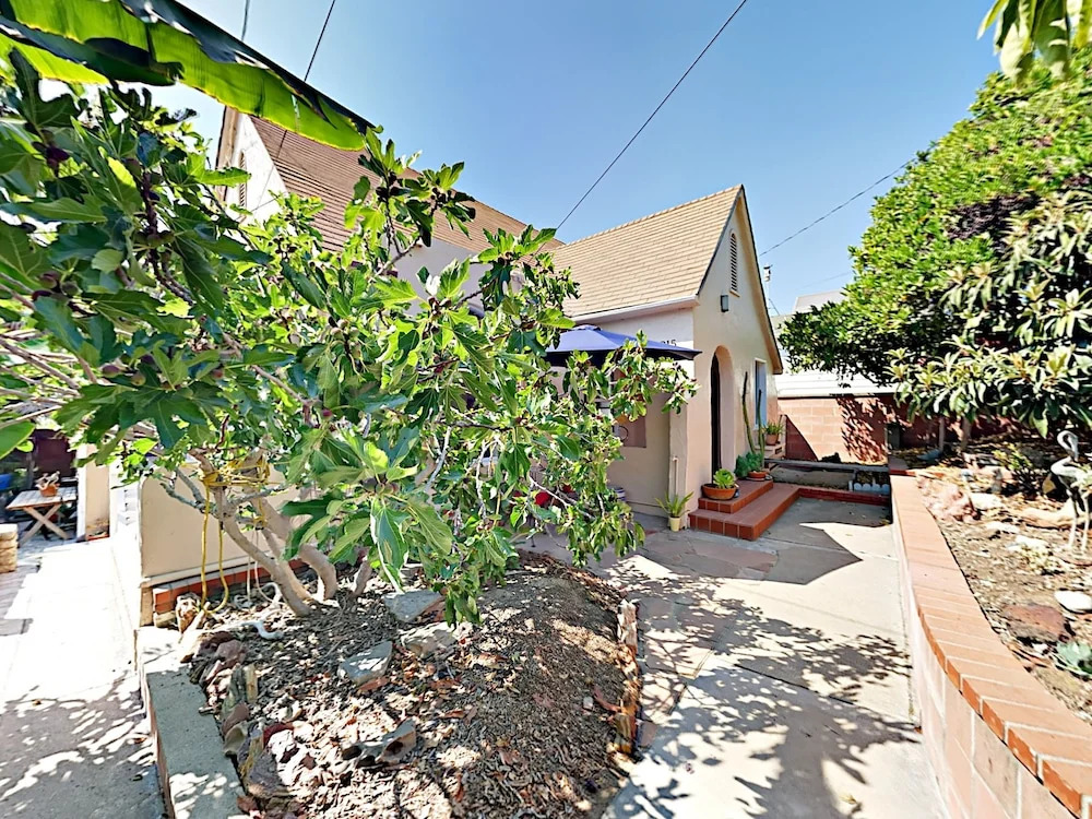 215 Cedar Street Home 3 Bedrooms 2 Bathrooms Home