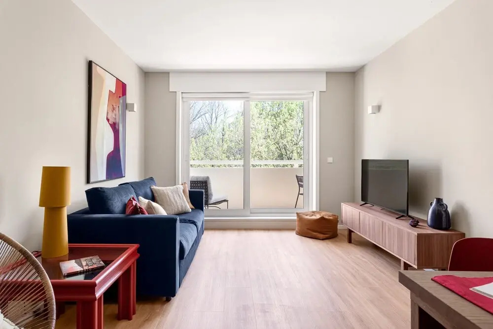 JOIVY Stunning 2-Br Flat W/Balcony In Porto