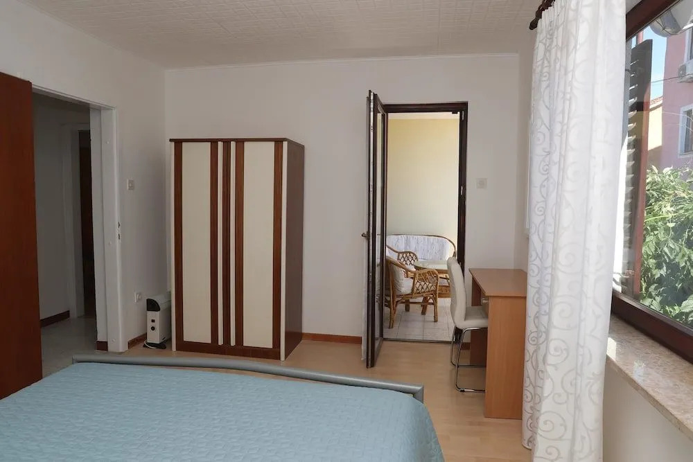 Apartments Knezović