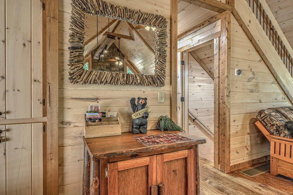 A Cozy Corner Cabin by Escape to Blue Ridge