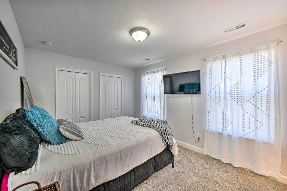 Buckroe Family Home: Walk to the Beach!