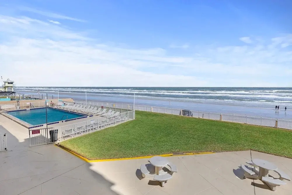 Oceania Plaza 202
