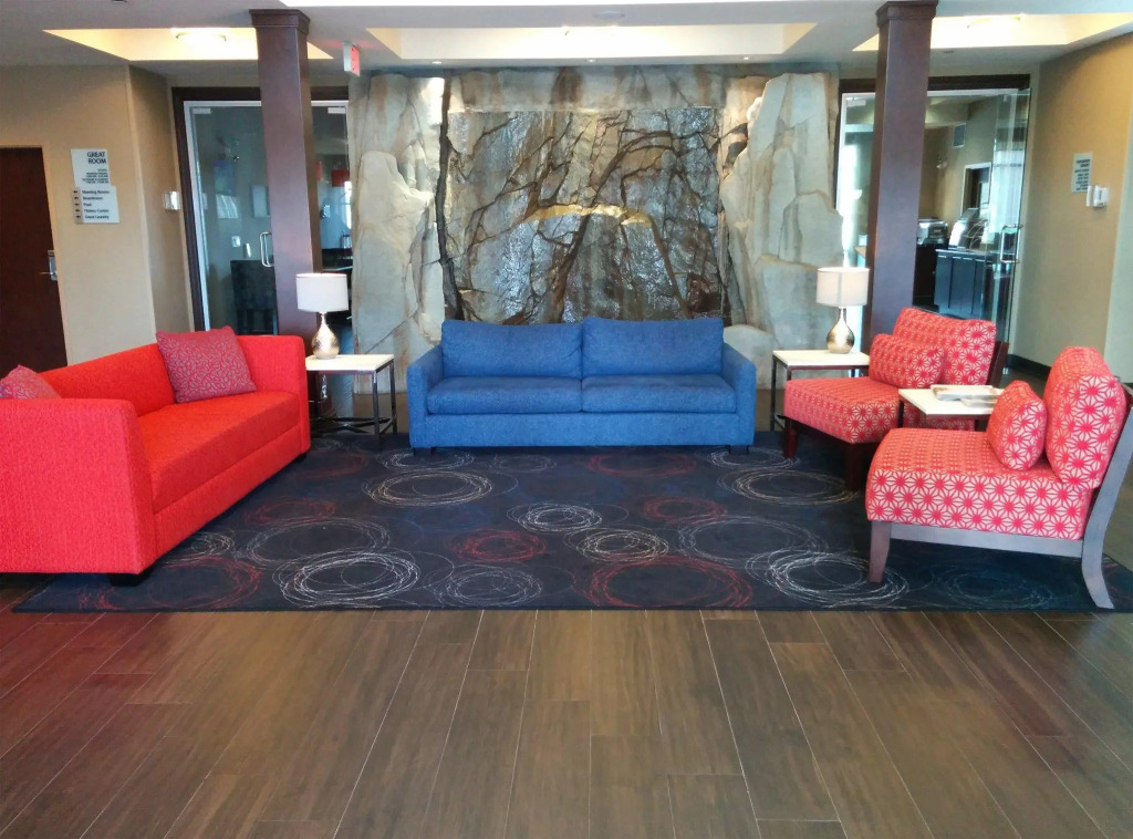 Holiday Inn Express & Suites Riverport Richmond by IHG