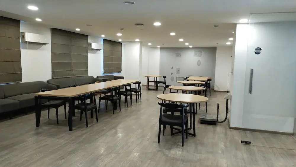 Lime Tree Hotel - Near Medanta Hospital