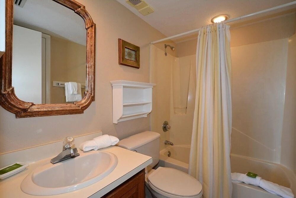 One Seagrove Place Unit 2106 2 Bedroom Condo by Redawning