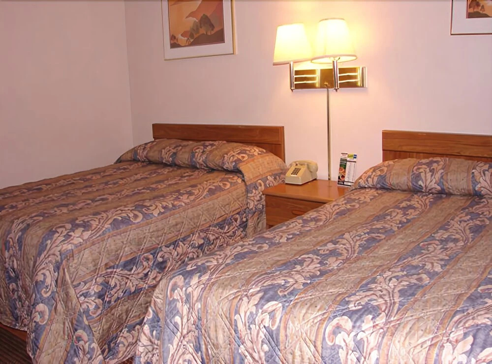 Utica Rest Inn