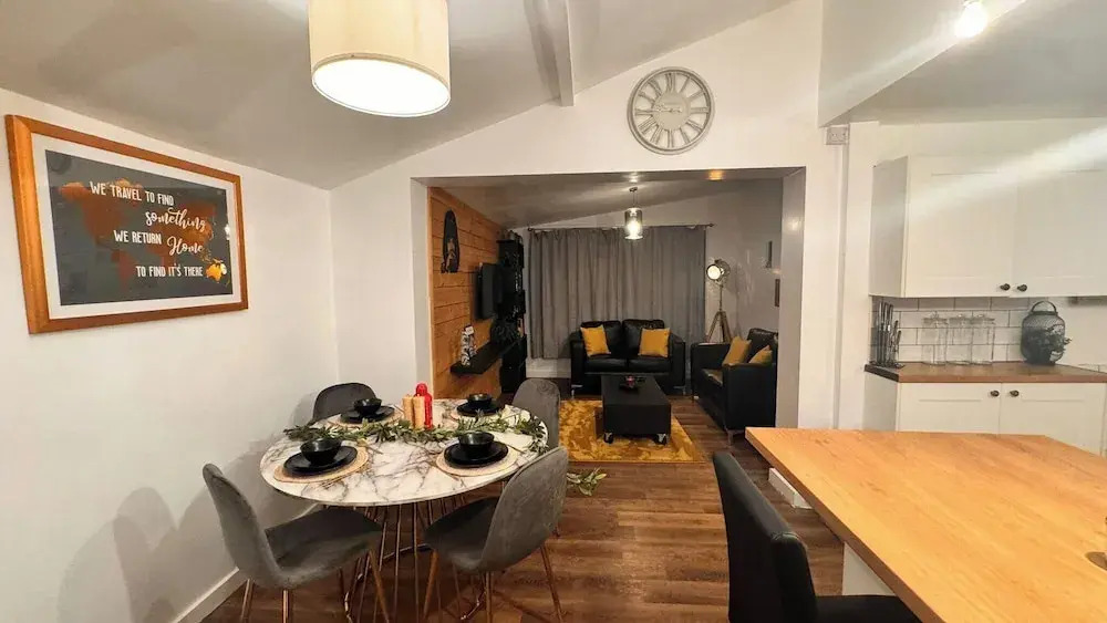 Spacious Sheffield Lodge