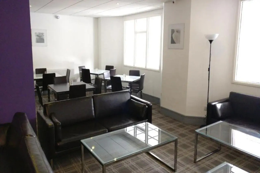 OYO Wave Crest Hotel