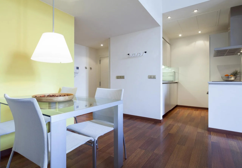 Inside Barcelona Apartments Mercat