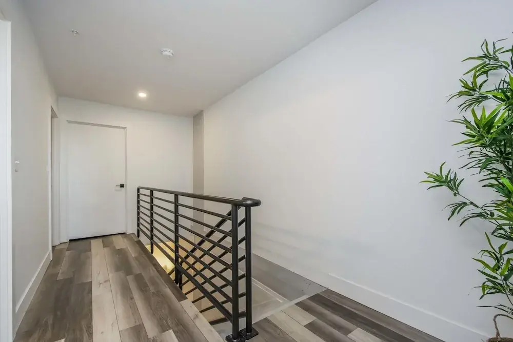Luxurious 3 Bedroom Brand NEW Town House