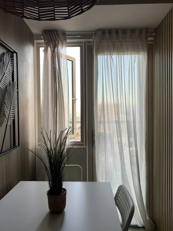 Luxury Bay Condo Near MOA With Balcony Free Wi-fi